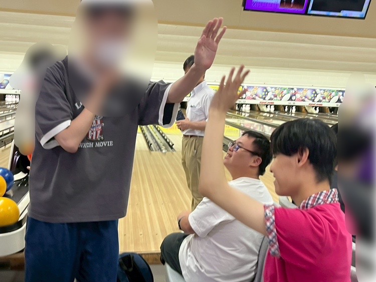 集団行動を通して、他者との関わり方やコミュニケーションの大切さを学ぶ