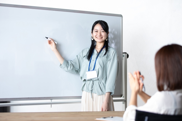 自立訓練・就労移行の福祉型カレッジ。経済のプログラムで知的・精神の方でもわかりやすく金銭管理の支援。金銭感覚が身に付く